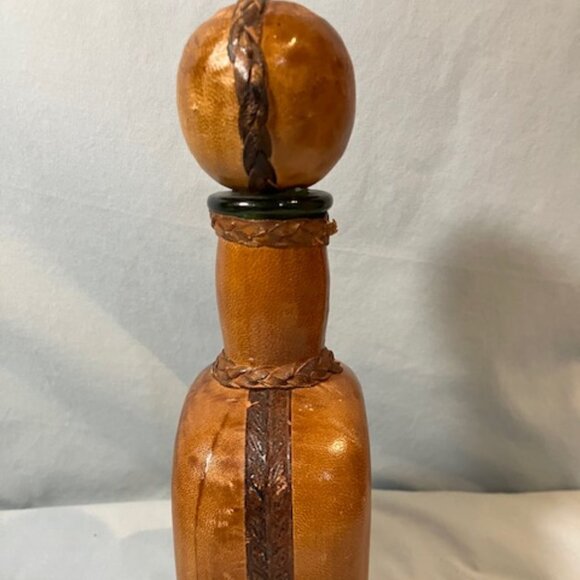 Leather Covered Decanter Made in Italy For‎ Decor Only - Picture 5 of 8